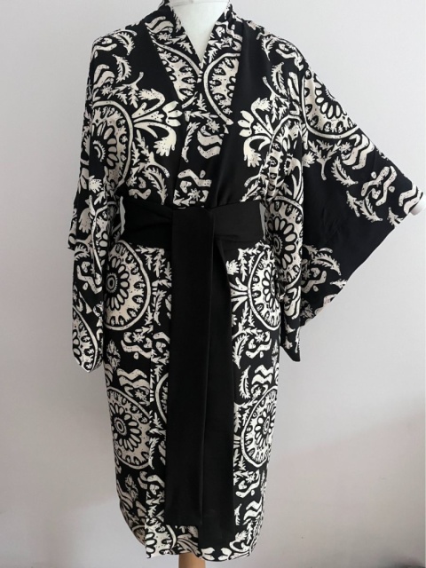 Czarno-białe kimono Mandala Czarno-białe kimono Mandala