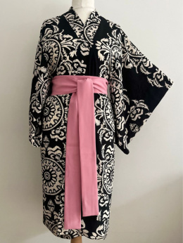 Czarno-białe kimono Mandala