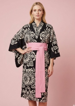 Czarno-białe kimono Mandala