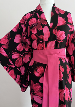 Czarno-różowe kimono Mika w kwiaty S/M